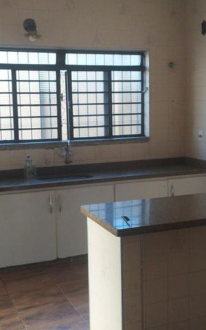 Casa à venda com 50m², 3 quartos e sem vaga Casa à venda com 50m², 3 quartos e sem vagaCozinha