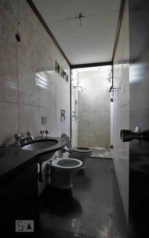Casa para alugar com 500m², 5 quartos e 4 vagasBanheiro