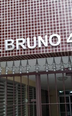 Apartamento à venda com 180m², 4 quartos e 2 vagasFachada e portaria