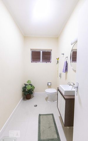 Casa à venda com 190m², 4 quartos e 2 vagas Casa à venda com 190m², 4 quartos e 2 vagasLavabo