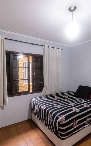 Casa à venda com 190m², 4 quartos e 2 vagas Casa à venda com 190m², 4 quartos e 2 vagasQuarto 2