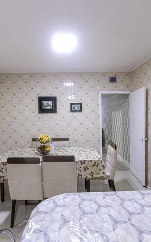 Casa à venda com 190m², 4 quartos e 2 vagas Casa à venda com 190m², 4 quartos e 2 vagasCozinha