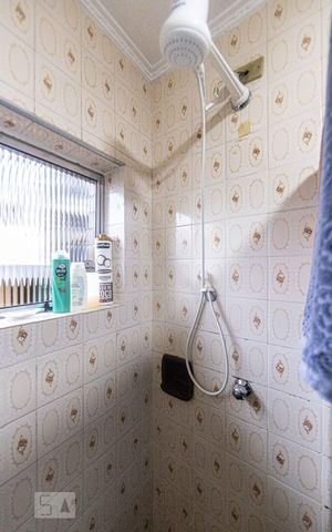 Casa à venda com 190m², 4 quartos e 2 vagas Casa à venda com 190m², 4 quartos e 2 vagasBanheiro Social
