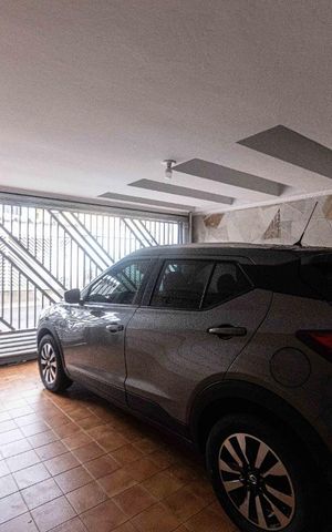 Casa à venda com 190m², 4 quartos e 2 vagas Casa à venda com 190m², 4 quartos e 2 vagasGaragem