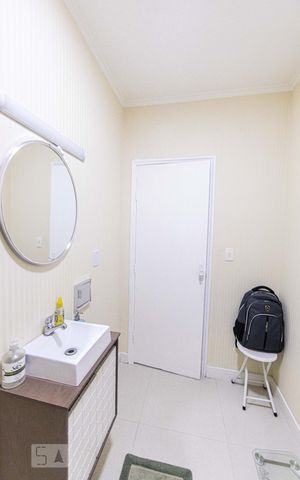Casa à venda com 190m², 4 quartos e 2 vagas Casa à venda com 190m², 4 quartos e 2 vagasLavabo