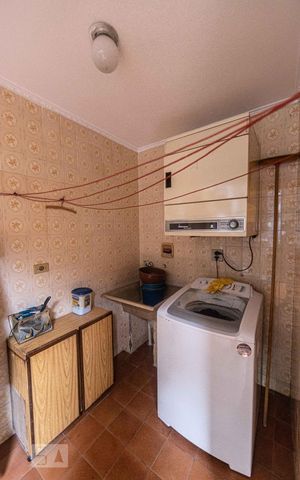 Casa à venda com 190m², 4 quartos e 2 vagas Casa à venda com 190m², 4 quartos e 2 vagasÁrea de Serviço