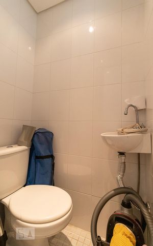 Apartamento à venda com 102m², 3 quartos e 2 vagas Apartamento à venda com 102m², 3 quartos e 2 vagasBanheiro de serviço