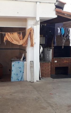 Casa à venda com 620m², 3 quartos e sem vaga Casa à venda com 620m², 3 quartos e sem vagaQuintal e Churrasqueira