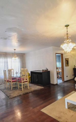 Casa à venda com 413m², 5 quartos e 4 vagasSala de Estar