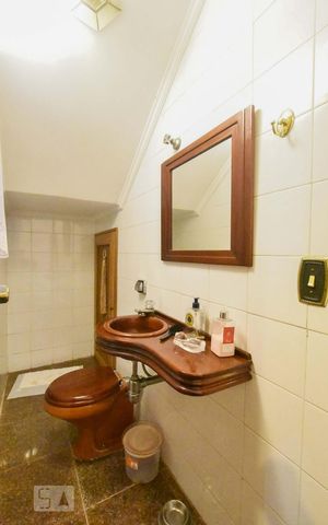 Casa à venda com 413m², 5 quartos e 4 vagasLavabo