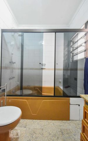 Casa à venda com 413m², 5 quartos e 4 vagasBanheiro Suíte 01