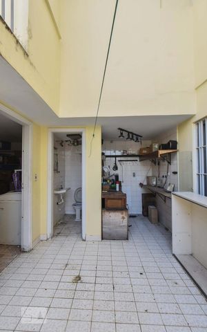 Casa à venda com 413m², 5 quartos e 4 vagasLavanderia