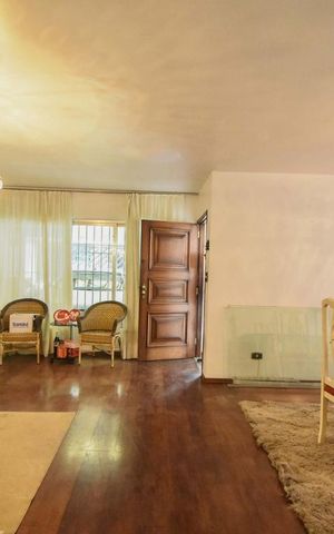Casa à venda com 413m², 5 quartos e 4 vagasSala