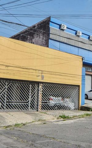 Casa à venda com 413m², 5 quartos e 4 vagasCasa