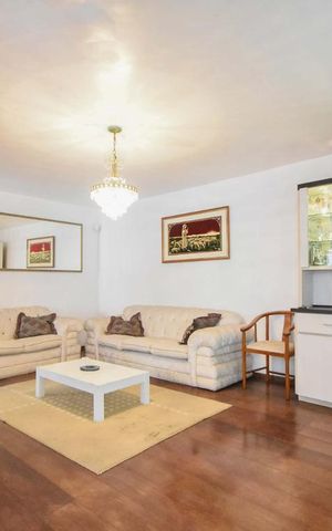 Casa à venda com 413m², 5 quartos e 4 vagasSala de Estar
