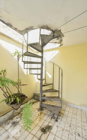 Casa à venda com 413m², 5 quartos e 4 vagasVaranda 02