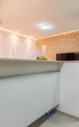 Apartamento à venda com 144m², 3 quartos e 2 vagas Apartamento à venda com 144m², 3 quartos e 2 vagasCozinha