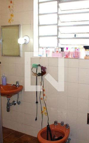 Casa à venda com 210m², 5 quartos e 2 vagasBanheiro