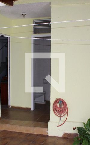 Casa à venda com 210m², 5 quartos e 2 vagasEdícula com 2 banheiros, 1 sala , 2 quartos, 1 escritório