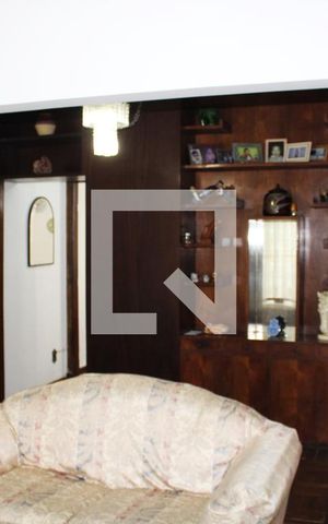 Casa à venda com 210m², 5 quartos e 2 vagasSala