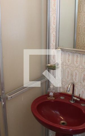Casa à venda com 210m², 5 quartos e 2 vagasBanheiro de Serviço
