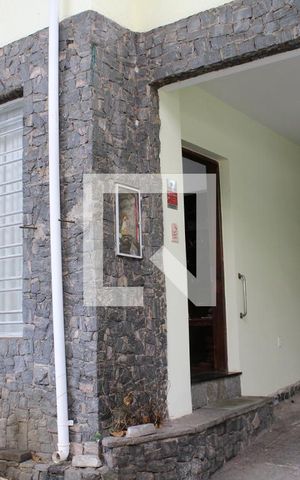 Casa à venda com 210m², 5 quartos e 2 vagasFachada