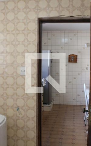 Casa à venda com 210m², 5 quartos e 2 vagasÁrea de Serviço