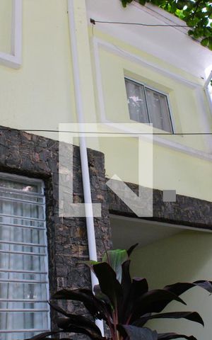 Casa à venda com 210m², 5 quartos e 2 vagasFachada