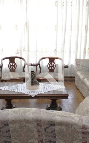 Casa à venda com 210m², 5 quartos e 2 vagasSala