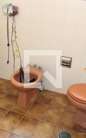 Casa à venda com 210m², 5 quartos e 2 vagasBanheiro