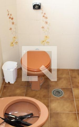 Casa à venda com 210m², 5 quartos e 2 vagasBanheiro
