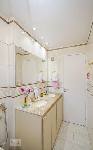 Apartamento para alugar com 137m², 3 quartos e 1 vagaBanheiro Social