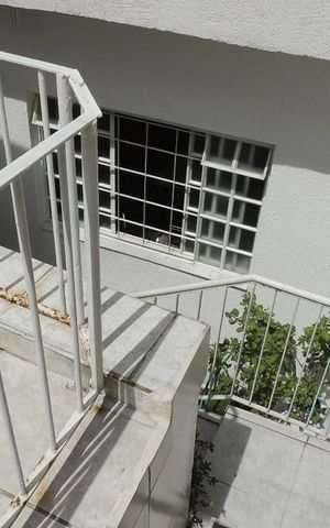 Casa à venda com 170m², 3 quartos e 1 vagaEscada