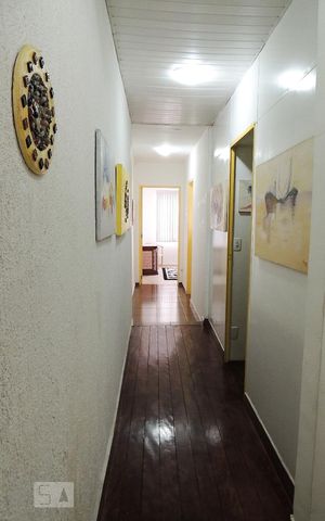Casa à venda com 170m², 3 quartos e 1 vagaCorredor