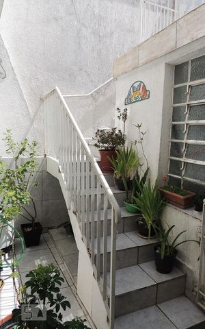 Casa à venda com 170m², 3 quartos e 1 vagaEscada