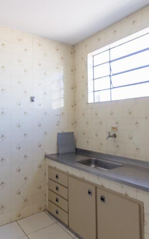 Casa à venda com 140m², 5 quartos e 2 vagas Casa à venda com 140m², 5 quartos e 2 vagasCozinha