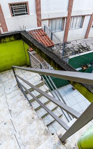 Casa para alugar com 40m², 1 quarto e sem vaga Casa para alugar com 40m², 1 quarto e sem vagaEscadas Entrada