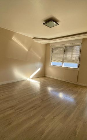 Apartamento à venda com 117m², 2 quartos e sem vaga Apartamento à venda com 117m², 2 quartos e sem vagaSala