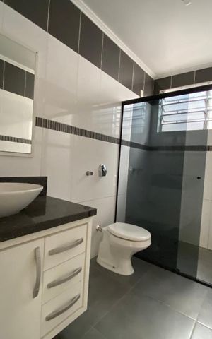 Apartamento à venda com 117m², 2 quartos e sem vaga Apartamento à venda com 117m², 2 quartos e sem vagaBanheiro
