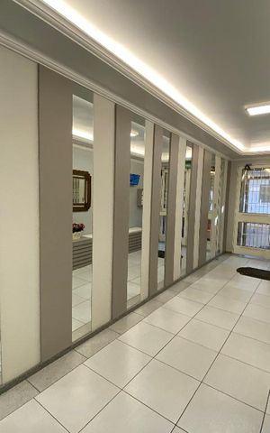 Apartamento à venda com 117m², 2 quartos e sem vaga Apartamento à venda com 117m², 2 quartos e sem vagaHall de Entrada