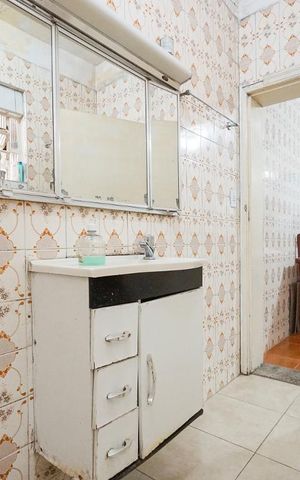 Casa à venda com 400m², 2 quartos e 1 vaga Casa à venda com 400m², 2 quartos e 1 vagaBanheiro