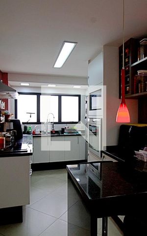 Apartamento à venda com 166m², 3 quartos e 3 vagasCozinha 