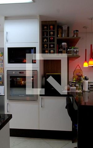 Apartamento à venda com 166m², 3 quartos e 3 vagasCozinha 