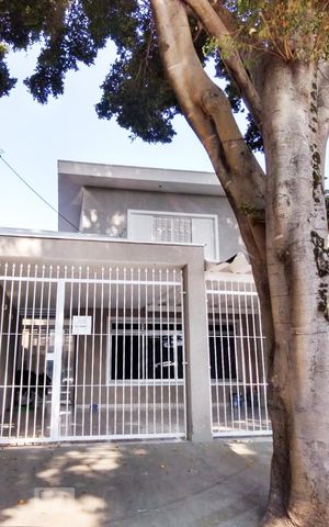 Casa à venda com 190m², 3 quartos e 3 vagasFachada