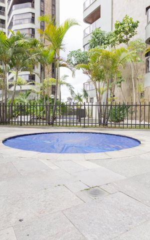 Apartamento à venda com 280m², 4 quartos e 4 vagas Apartamento à venda com 280m², 4 quartos e 4 vagasPiscina 1