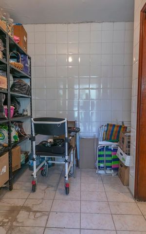 Casa à venda com 320m², 4 quartos e 2 vagasQuarto de Serviço