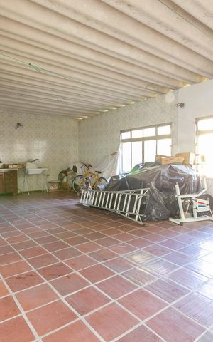 Casa à venda com 320m², 4 quartos e 2 vagasSalão