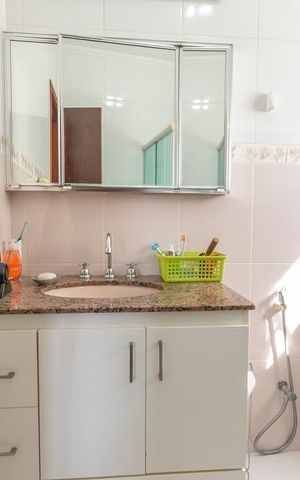 Casa à venda com 320m², 4 quartos e 2 vagasBanheiro da Suíte