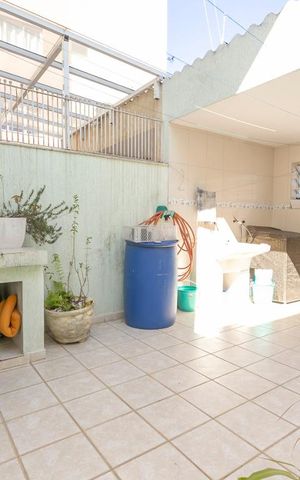 Casa à venda com 320m², 4 quartos e 2 vagasLavanderia