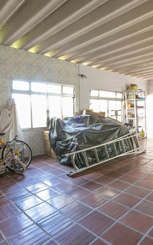 Casa à venda com 320m², 4 quartos e 2 vagasSalão